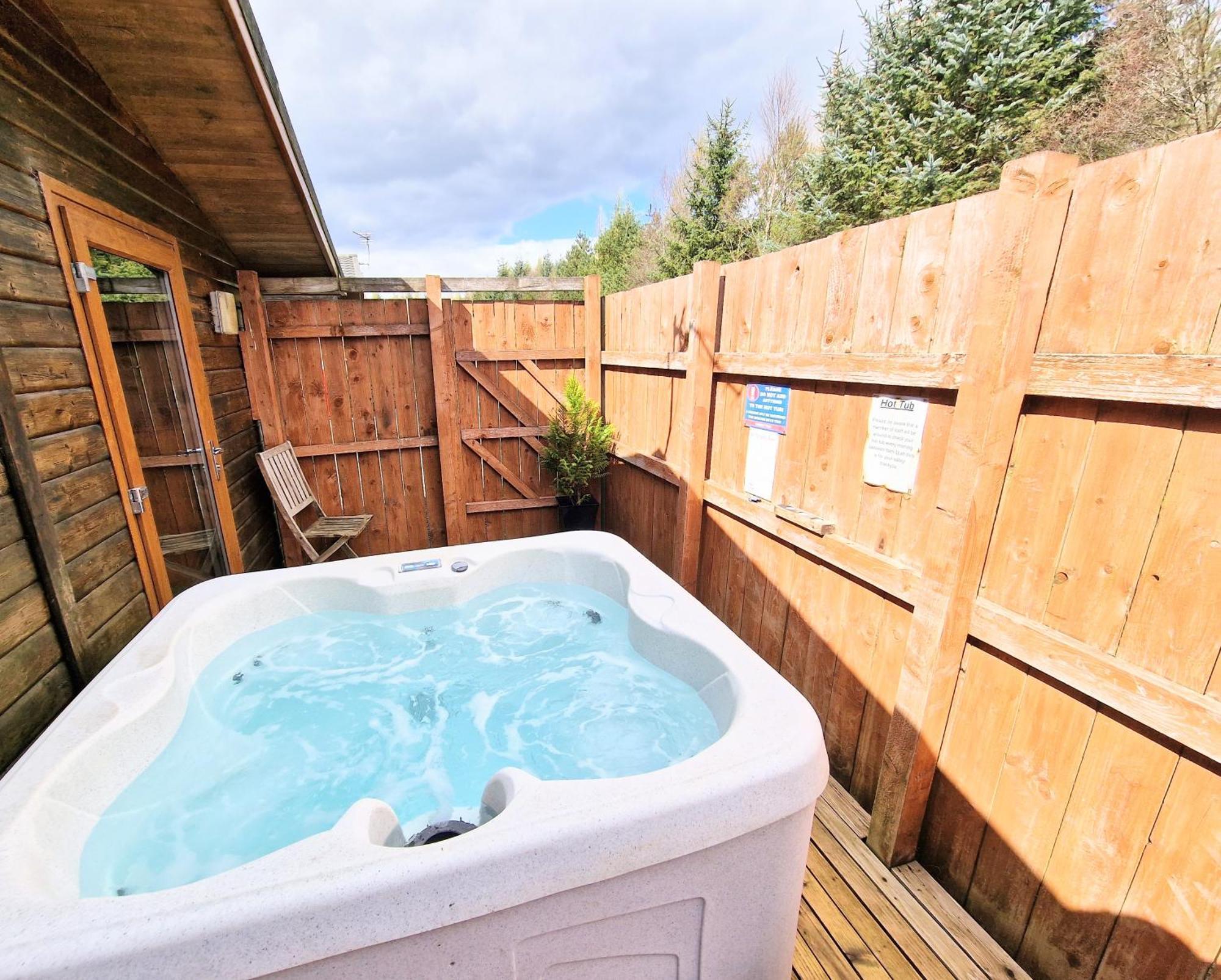 Lomond 2 With Private Hot Tub - Fife - Loch Leven - Lomond Hills Villa Kelty Exteriör bild