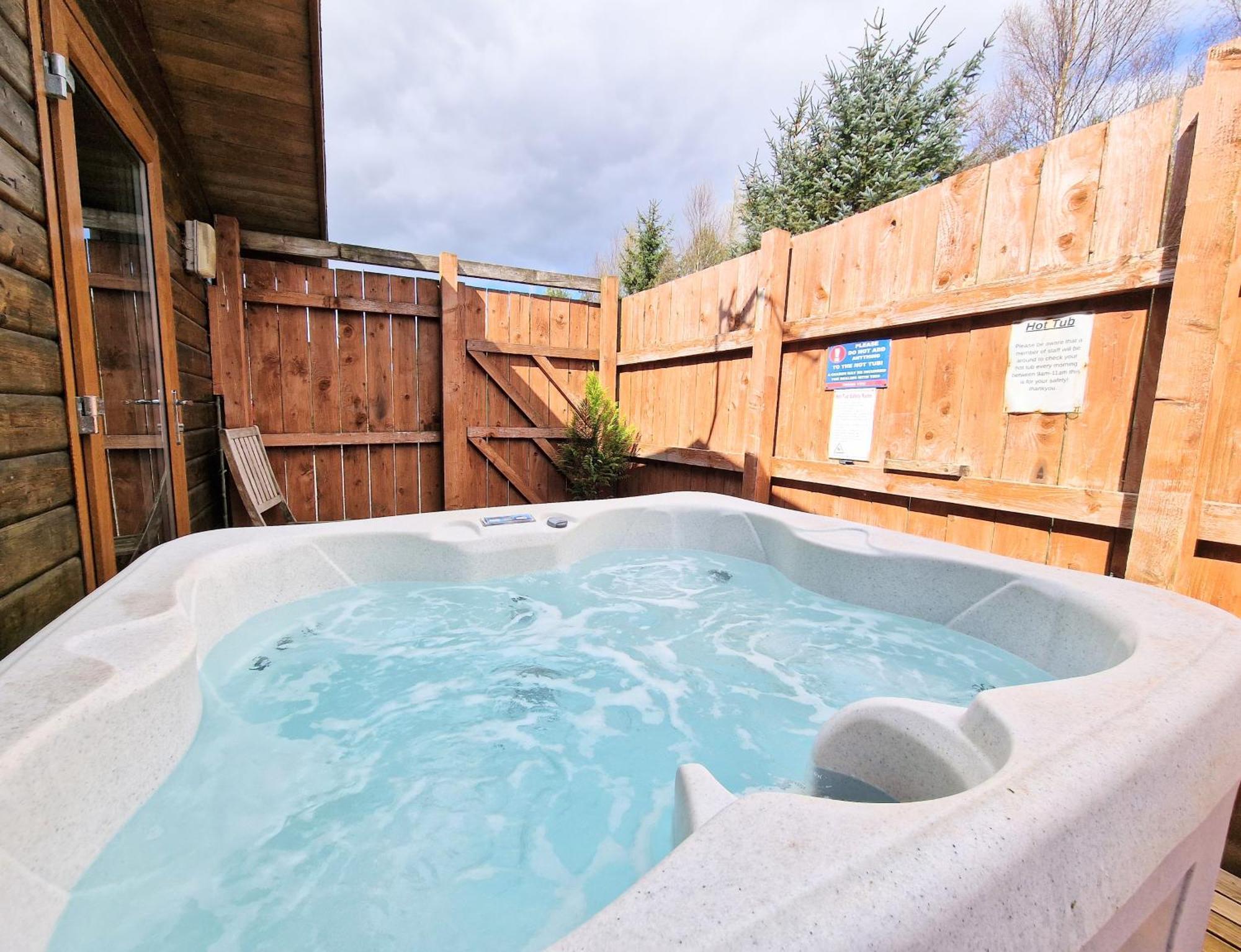 Lomond 2 With Private Hot Tub - Fife - Loch Leven - Lomond Hills Villa Kelty Exteriör bild